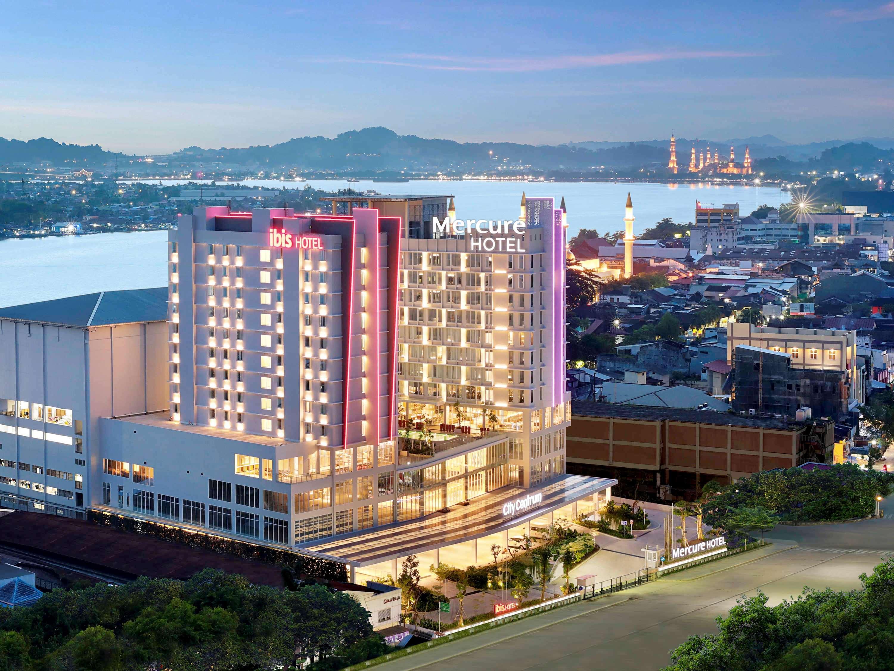Mercure Samarinda Esterno foto