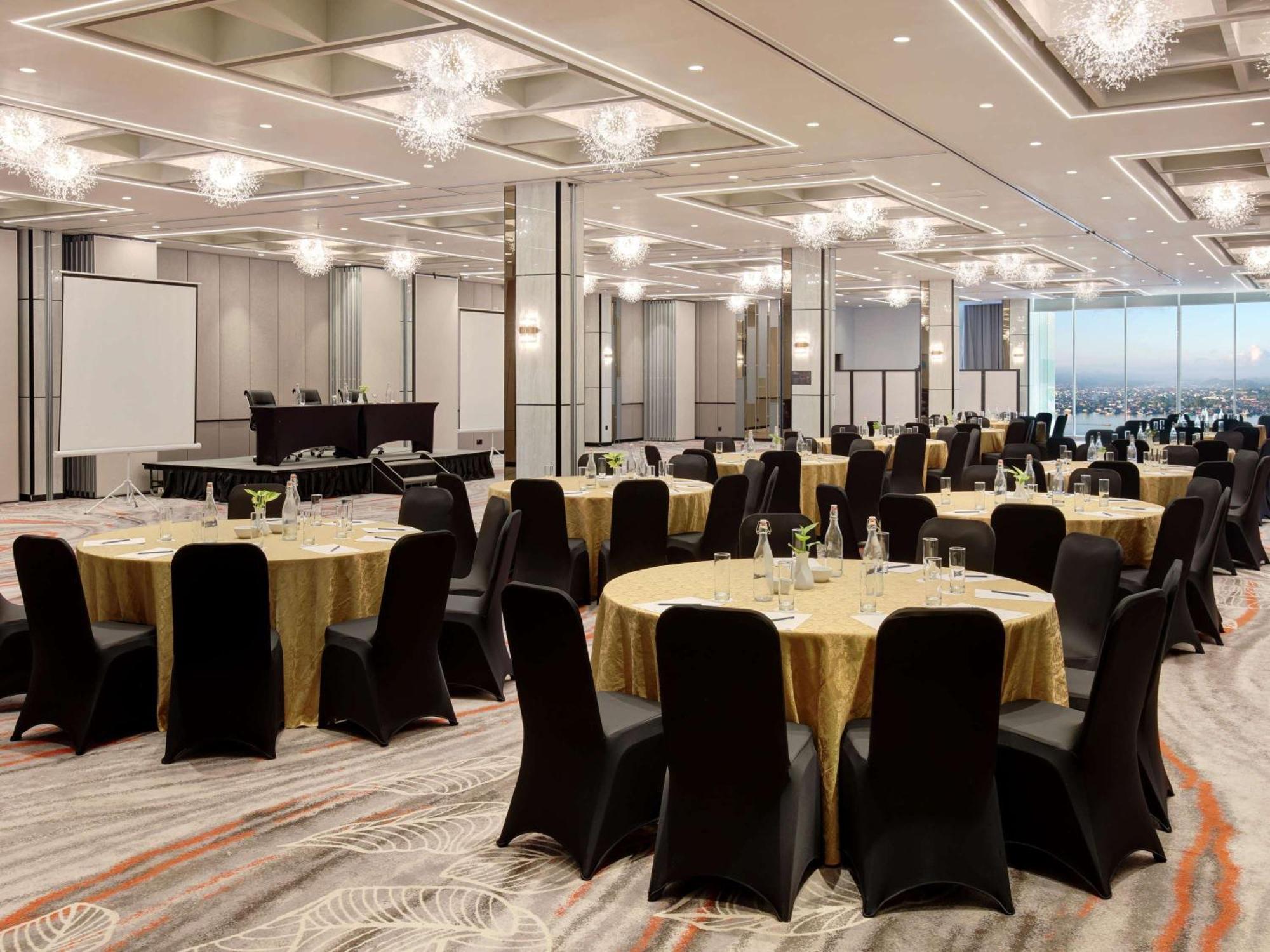 Mercure Samarinda Esterno foto